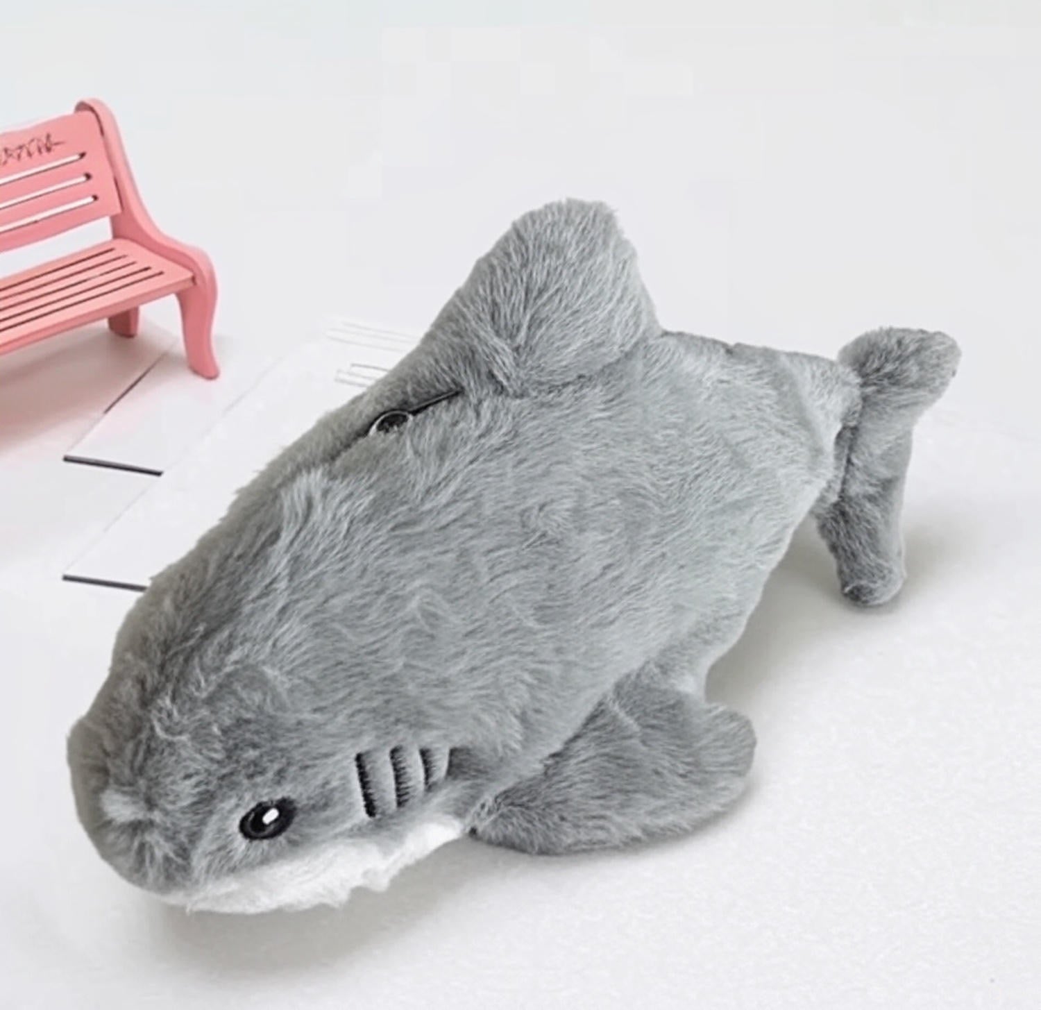 Shark attack! Pencil case with zipper